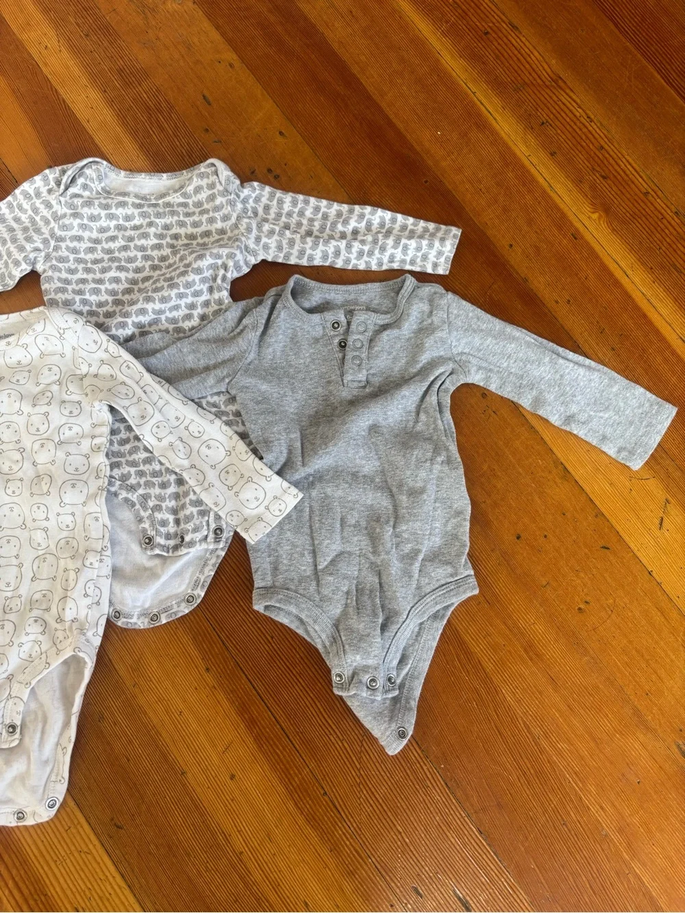 3 pack Carters baby onesies long sleeves 100% cotton